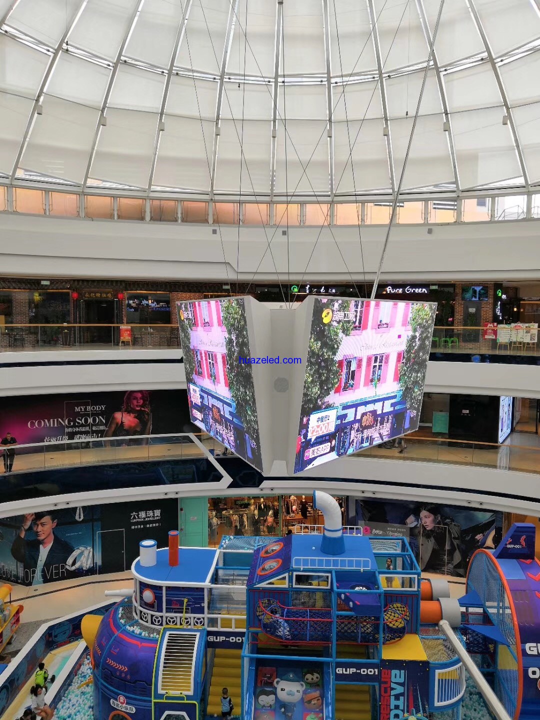 購物商城吊裝三面高清LED顯示屏