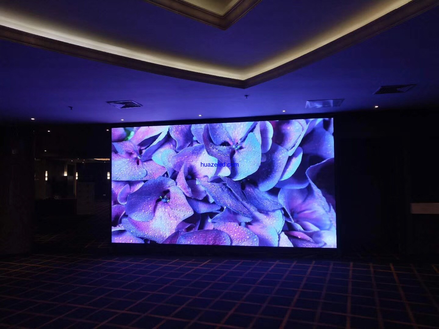 上海皇冠假日酒店p2.5高清LED顯示屏