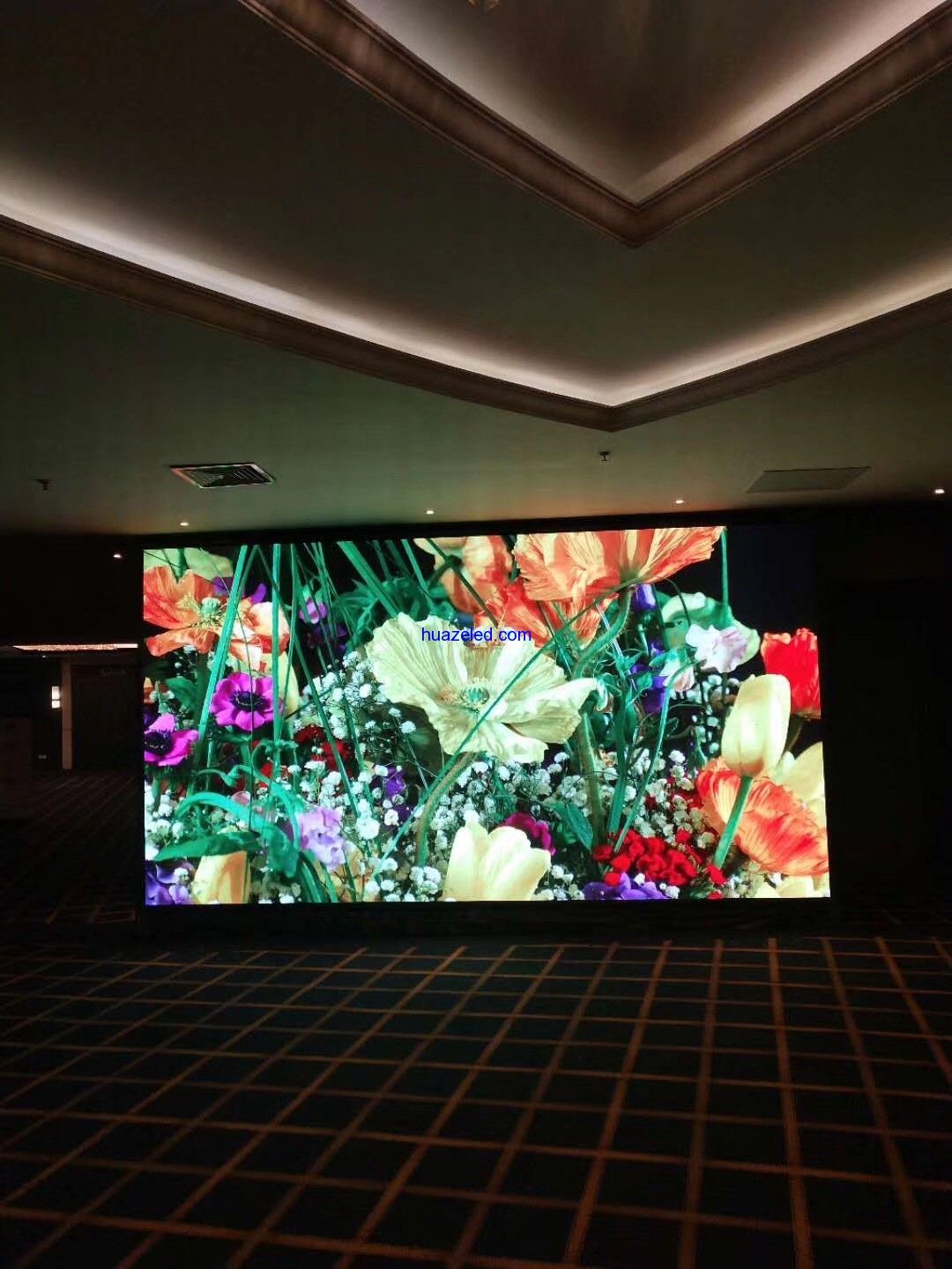 上海皇冠假日酒店p2.5高清LED顯示屏